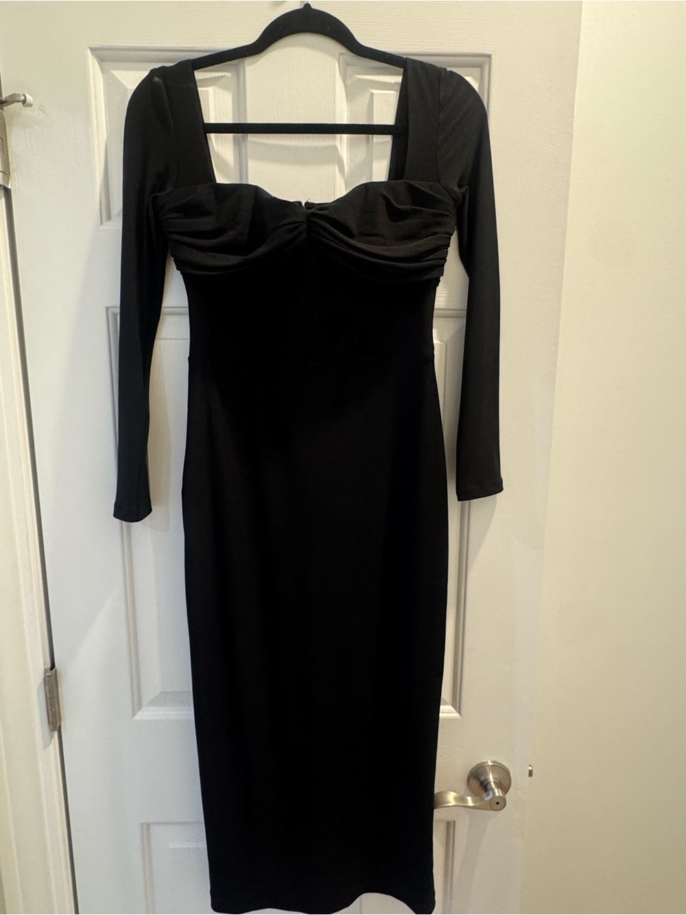 Solace London Black Long-Sleeve Midi Dress